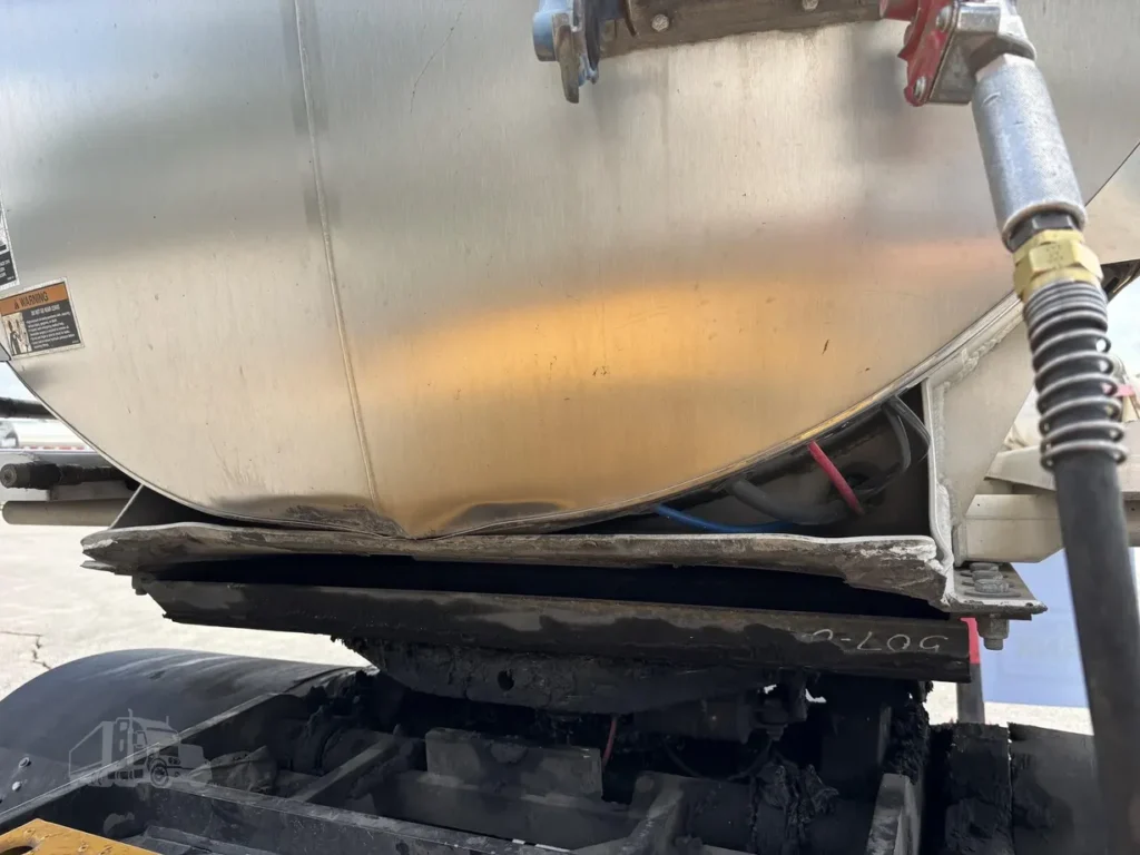 2005 Walker 5200 Gal
