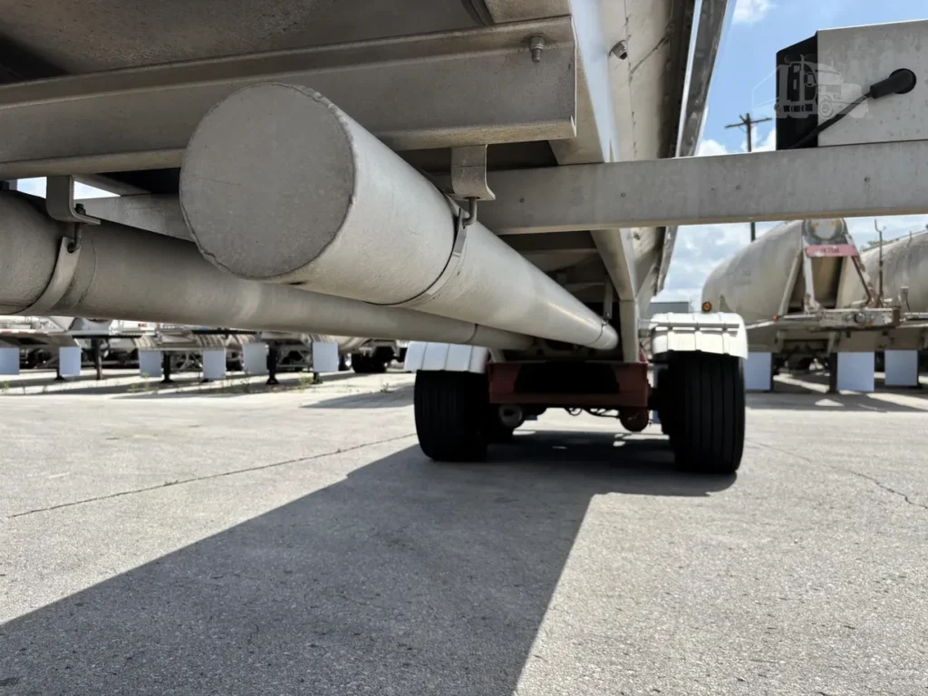 2005 Walker 5200 Gal