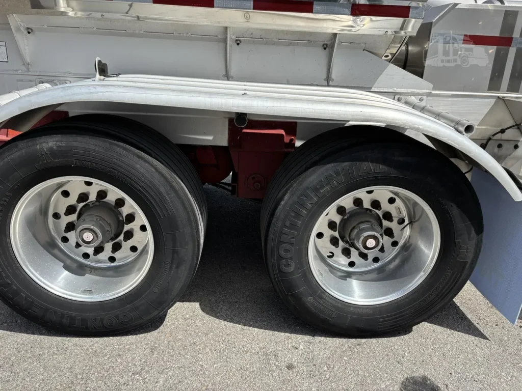 2005 Walker 5200 Gal