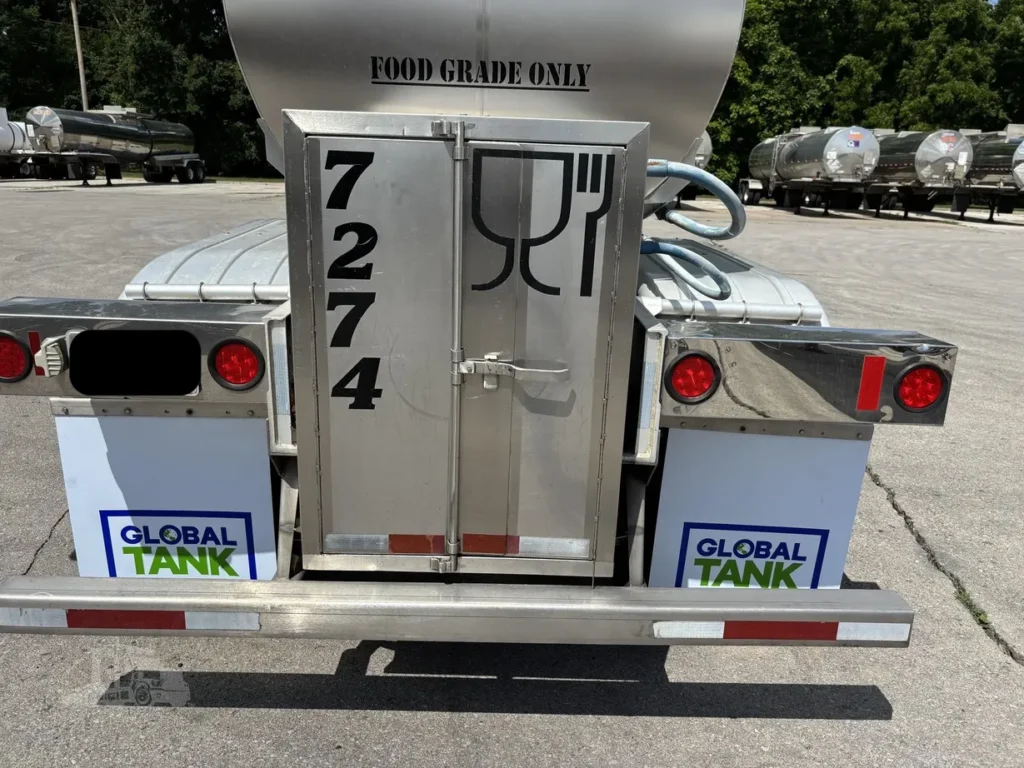 2005 Walker 5200 Gal
