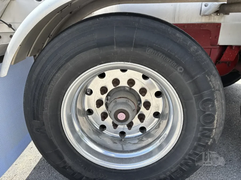 2005 Walker 5200 Gal