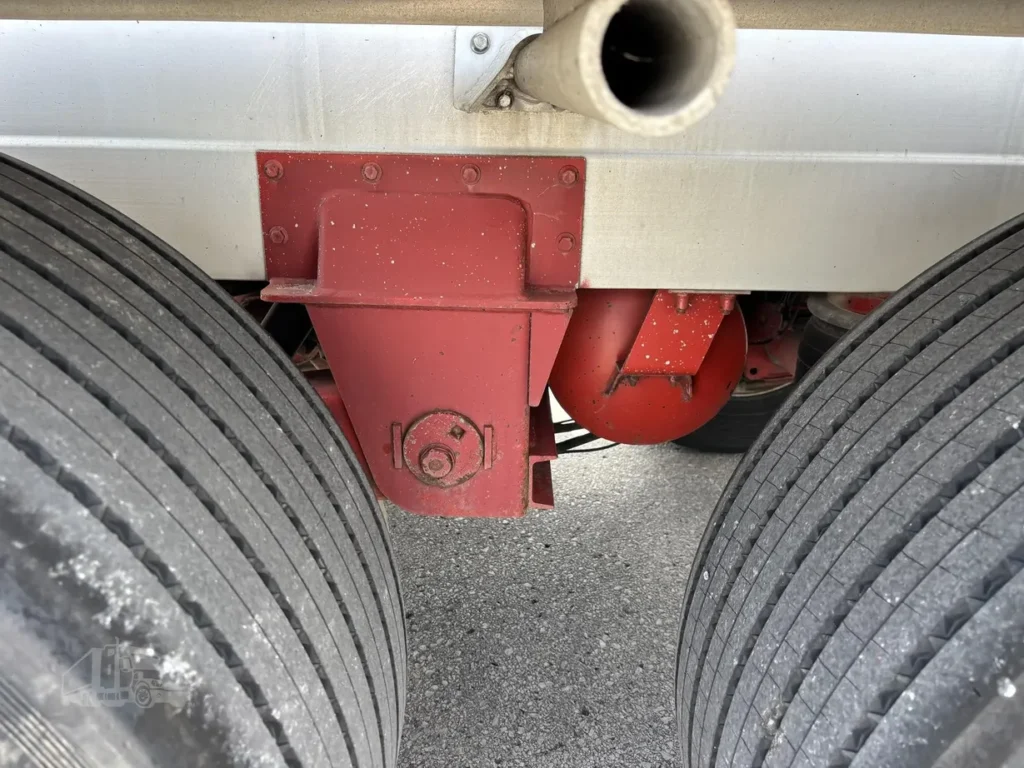 2005 Walker 5200 Gal