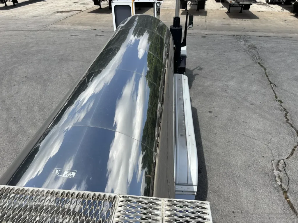 2005 Walker 5200 Gal
