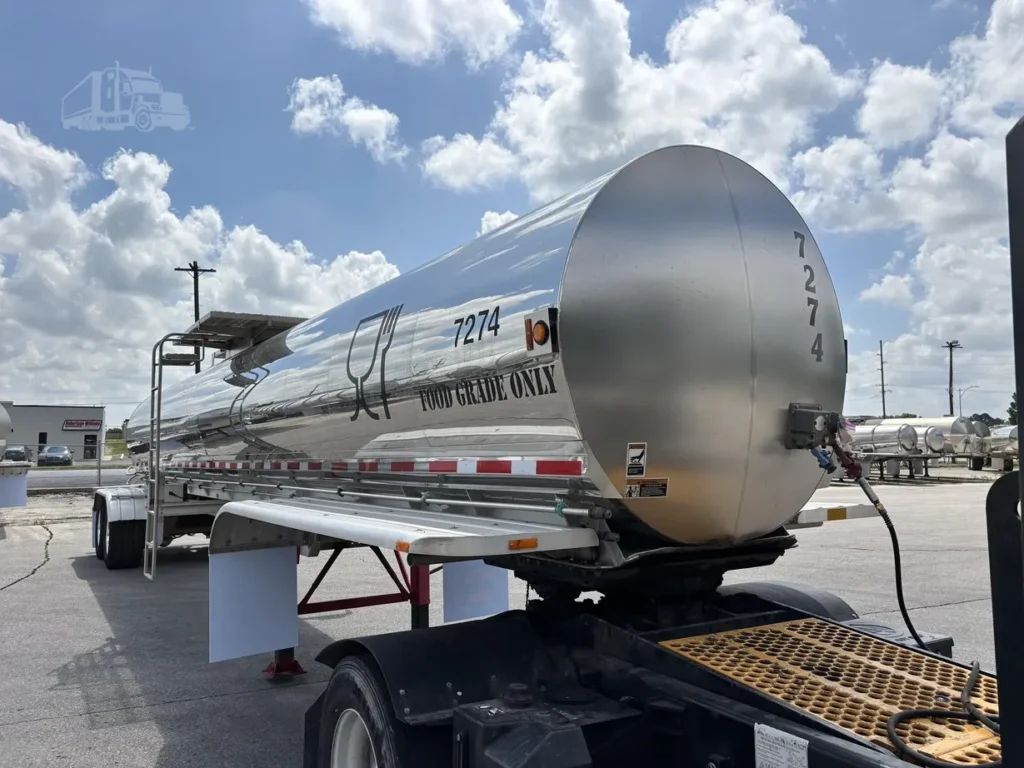 2005 Walker 5200 Gal