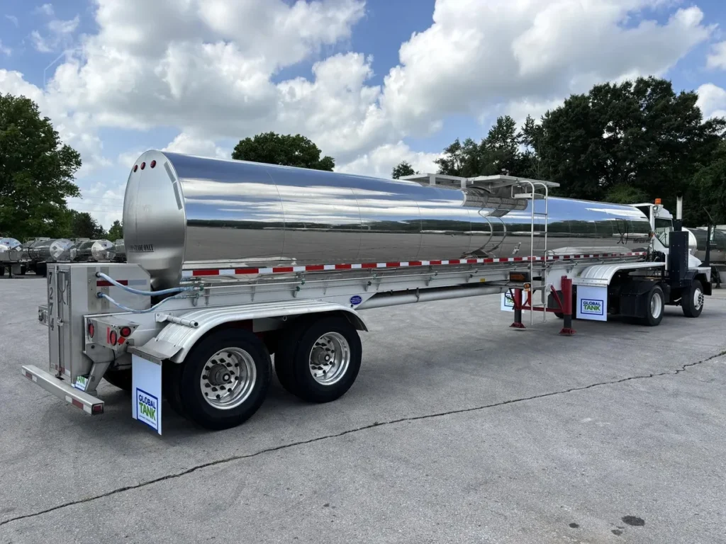 2005 Walker 5200 Gal
